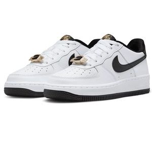 NEW Sz 6Y Kids unisex or women’s size 7.5 NIKE AIR FORCE 1  black, white & gold